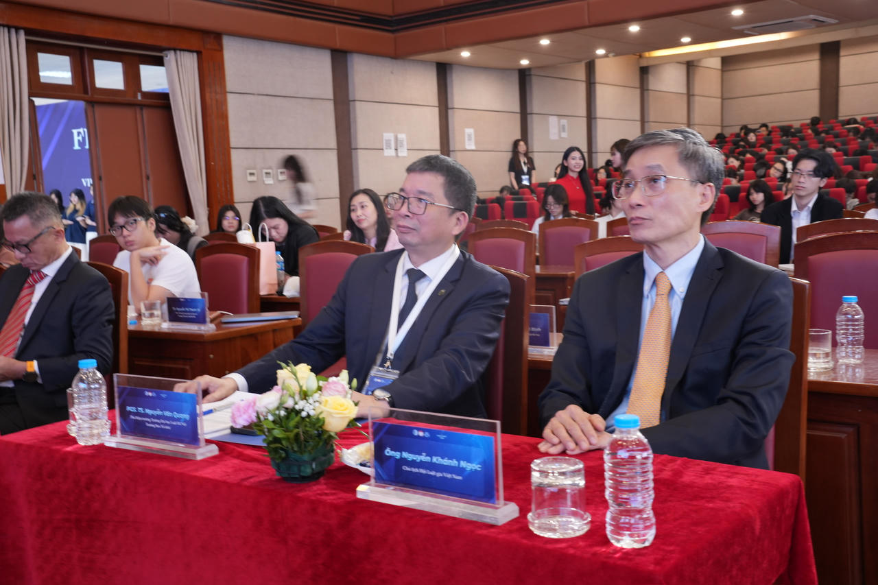 Trường Đại học Luật Hà Nội giành Quán quân Cuộc thi “ASEAN Moot 2026”