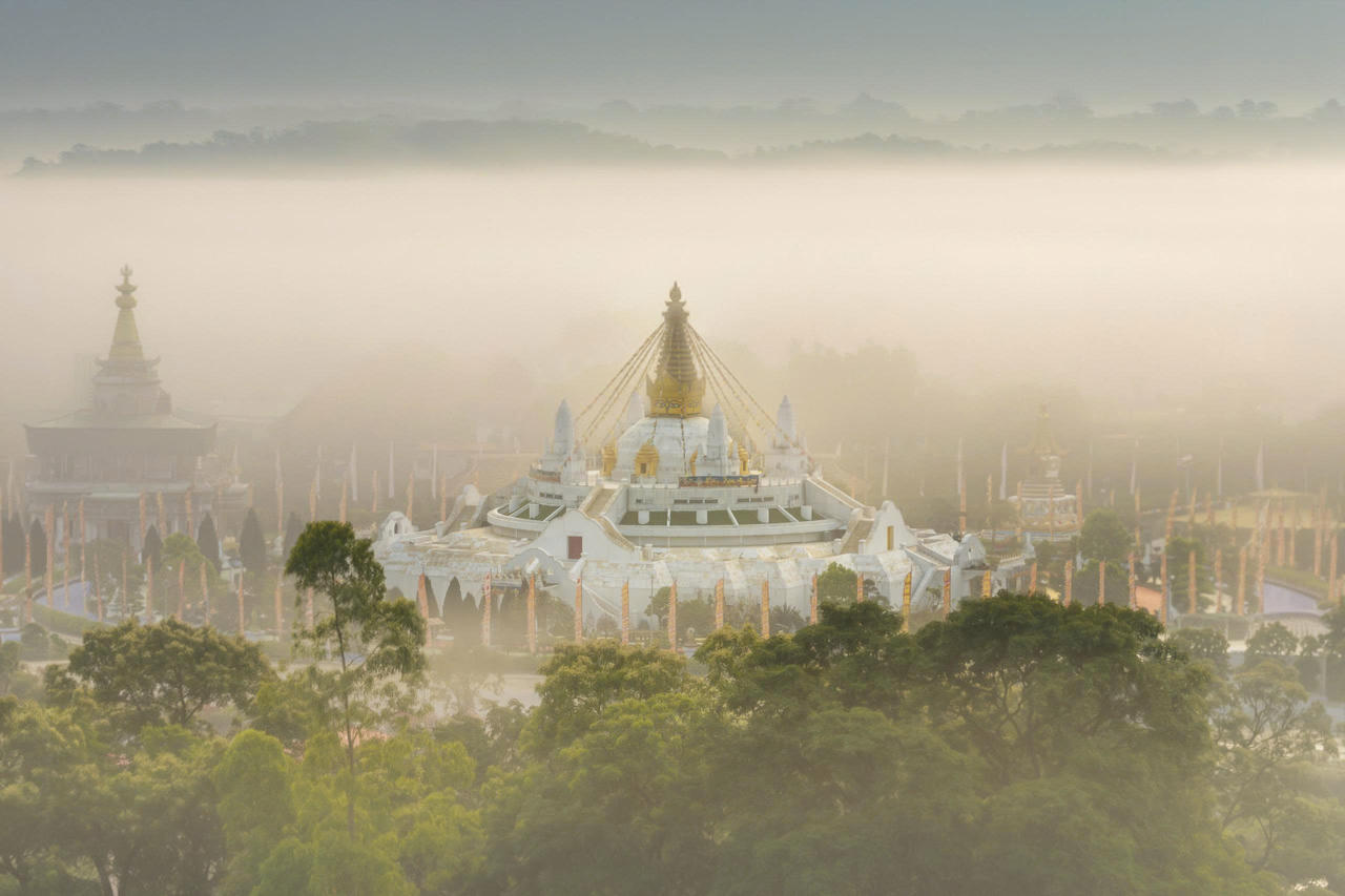 Đại Bảo tháp Mandala Tây Thiên trong sương sớm mùa xuân năm Bính Ngọ 2026.