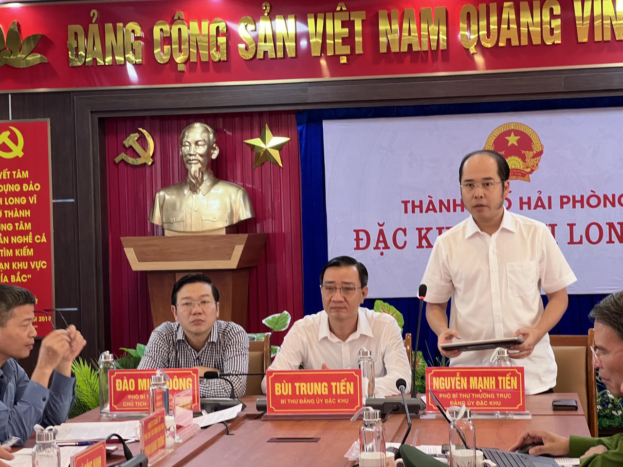 Ông Nguyễn Mạnh Tiến - Phó Bí thư Thường trực phát biểu tại Hội nghị.