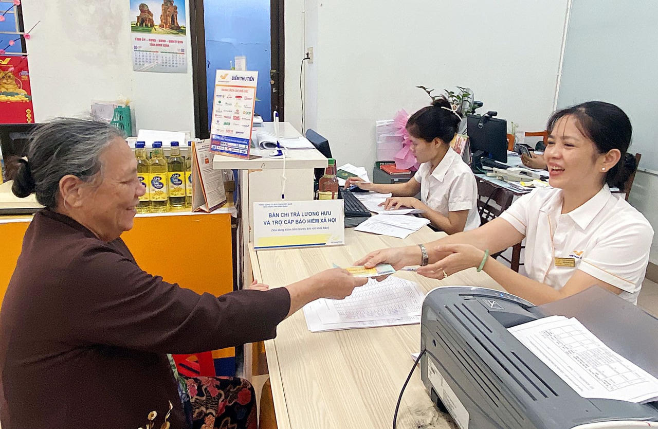 Đề xuất tăng chuẩn trợ giúp xã hội lên 600.000 đồng/tháng