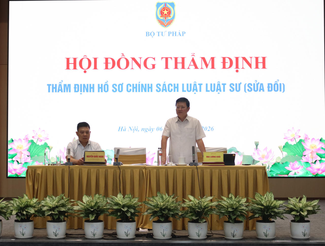 Thứ trưởng Mai Lương Khôi phát biểu kết luận phiên họp.