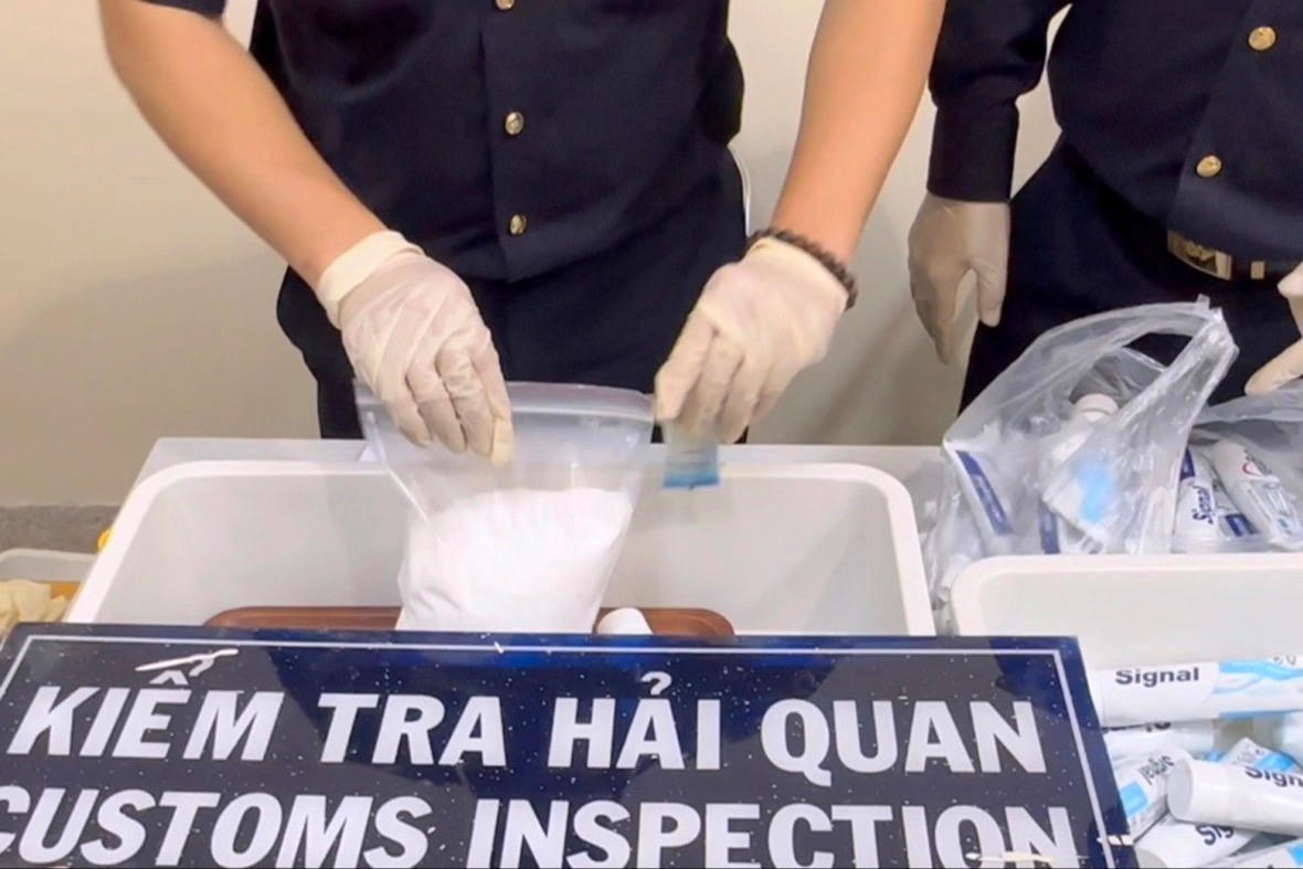 Truy tố 227 bị can trong vụ 'nhóm tiếp viên hàng không xách ma túy'