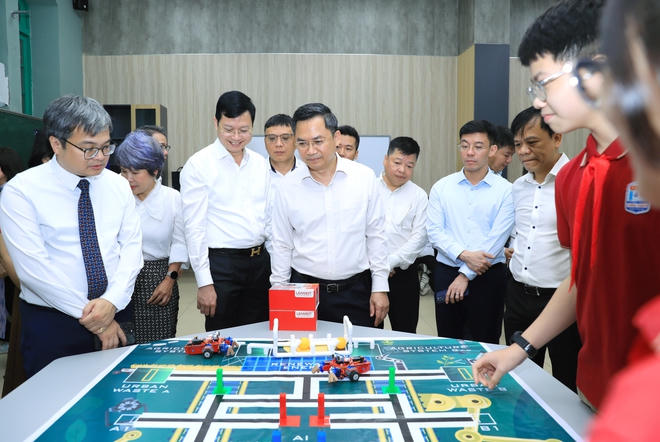 Hà Nội thí điểm ứng dụng AI trong dạy học, nâng cao trải nghiệm và năng lực học sinh