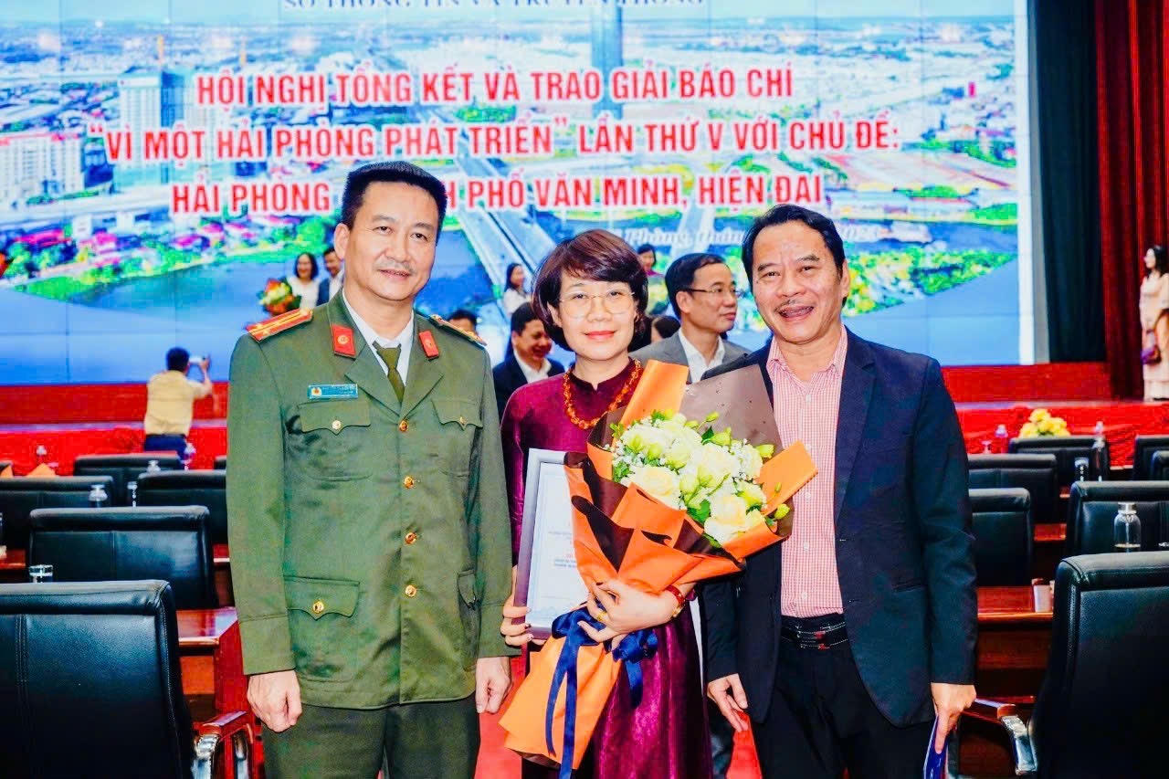 Tác giả có tác phẩm đoạt giải tại Giải báo chí “Vì một Hải Phòng phát triển”.