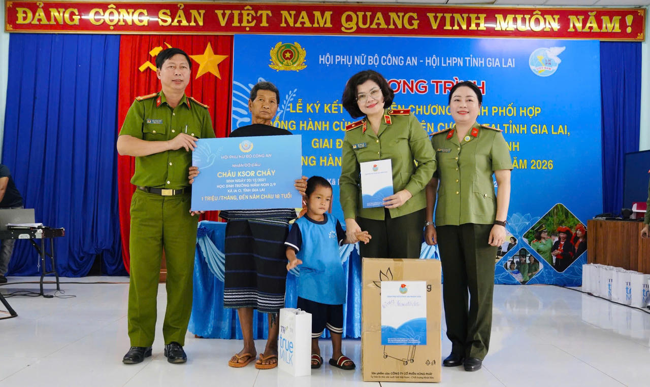 Phụ nữ Công an nhân dân tổ chức nhiều hoạt động đồng hành cùng phụ nữ biên cương