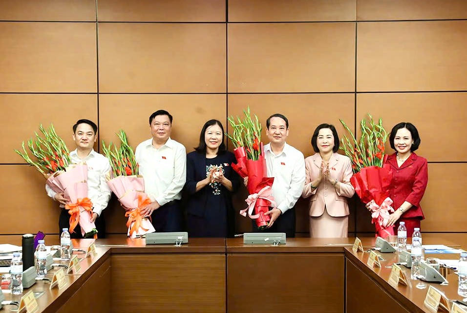 Ông Mai Văn Tuất làm Trưởng Đoàn đại biểu Quốc hội tỉnh Ninh Bình khóa XVI