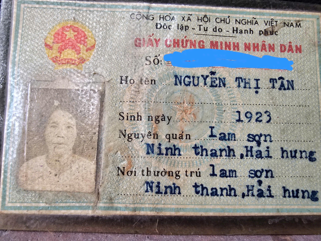 Giấy chứng minh nhân dân bà Nguyễn Thị Tân