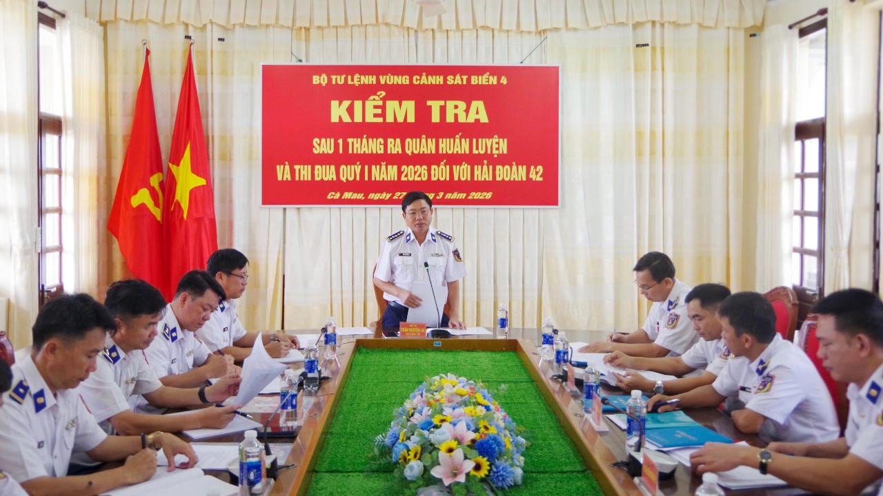 Bộ Tư lệnh Vùng Cảnh sát biển 4 kiểm tra sau 01 tháng huấn luyện và thi đua quý I đối với Hải đoàn 42.