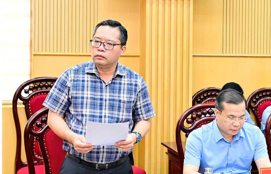 Đại diện Sở Xây dựng Ninh Bình phát biểu tại hội nghị.