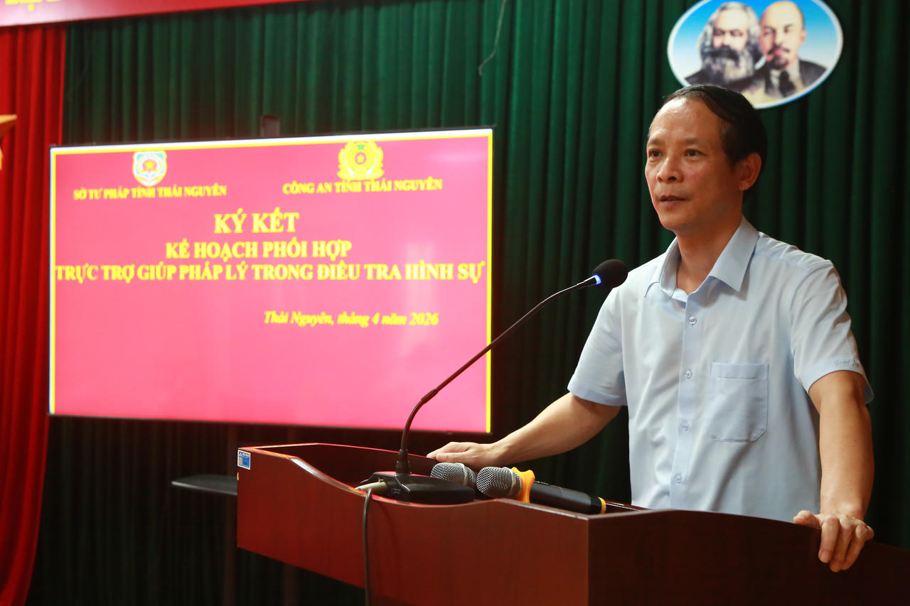Ông Phạm Quốc Trung, Phó Giám đốc sở Tư pháp tỉnh Thái Nguyên phát biểu tại lễ ký kết