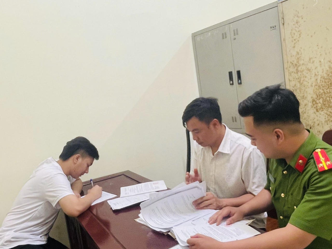 Bắt giữ đối tượng bị truy nã vừa trở về từ Campuchia