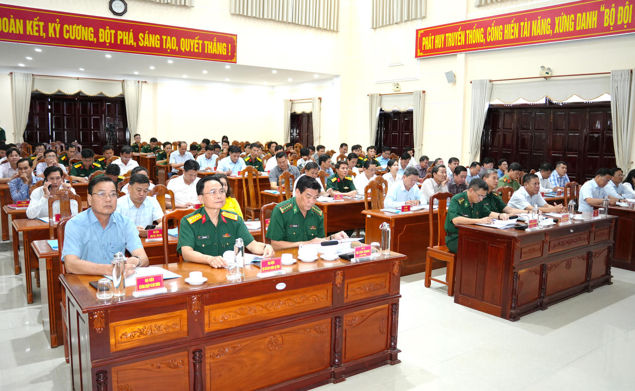 Đại biểu tham dự Hội nghị.