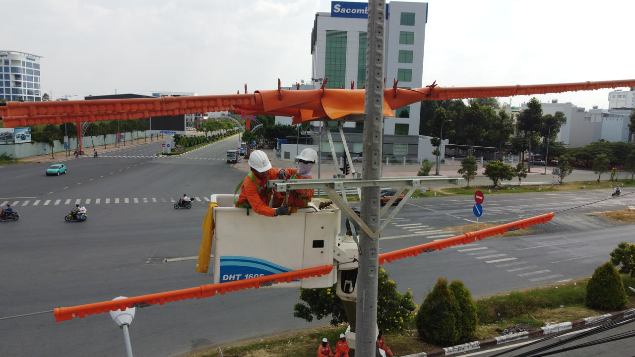 Tăng cường kiểm tra, sửa chữa điện trong mùa cao điểm nắng nóng.