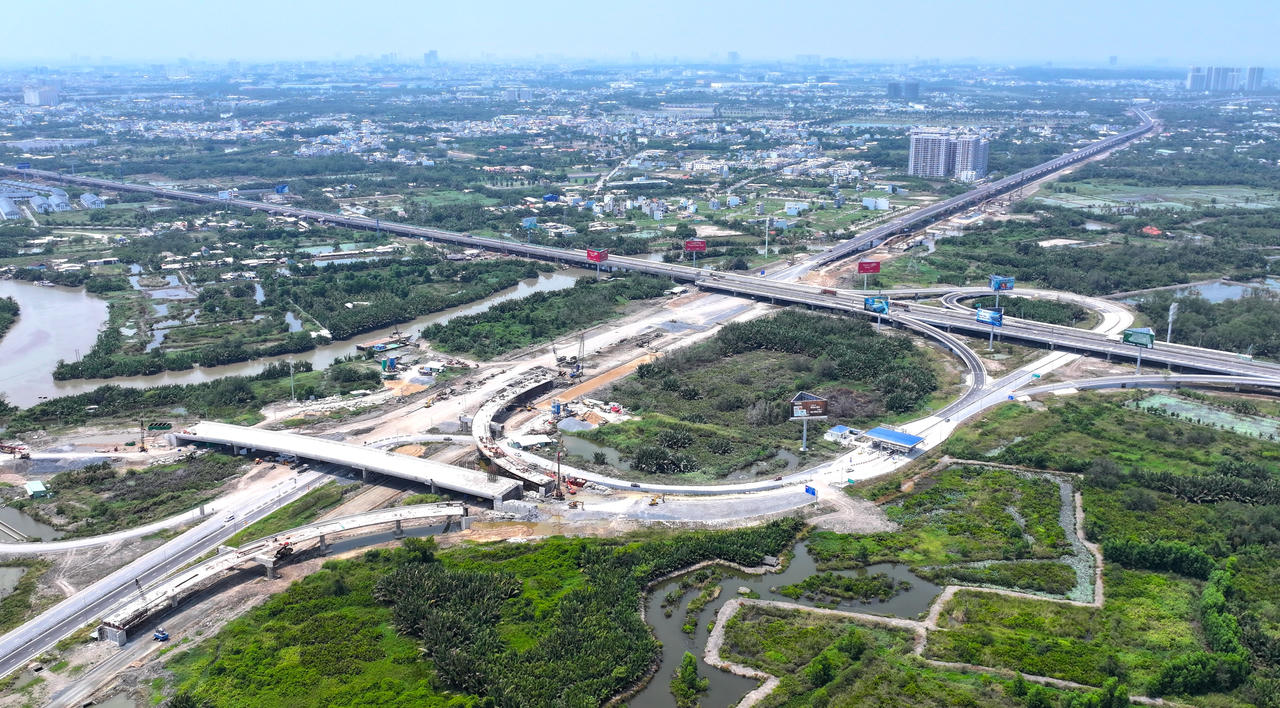 Nút giao giữa Vành đai 3 TP Hồ Chí Minh với cao tốc TP Hồ Chí Minh - Long Thành - Dầu Giây góp phần quan trọng giảm áp lực giao thông cho khu vực nội đô, đặc biệt là phà Cát Lái và cao tốc TP Hồ Chí Minh - Long Thành - Dầu Giây, vốn thường xuyên ùn tắc.