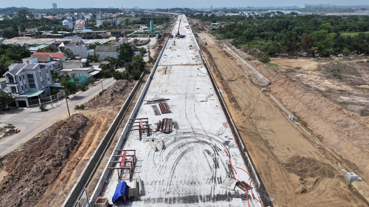 Mới đây, UBND TP Hồ Chí Minh có văn bản đề xuất hoàn chỉnh đường Vành đai 3 với quy mô 8 làn cao tốc, tổng vốn dự kiến hơn 60.000 tỷ đồng, kiến nghị Bộ Xây dựng báo cáo Thủ tướng Chính phủ xem xét chấp thuận chủ trương đầu tư.