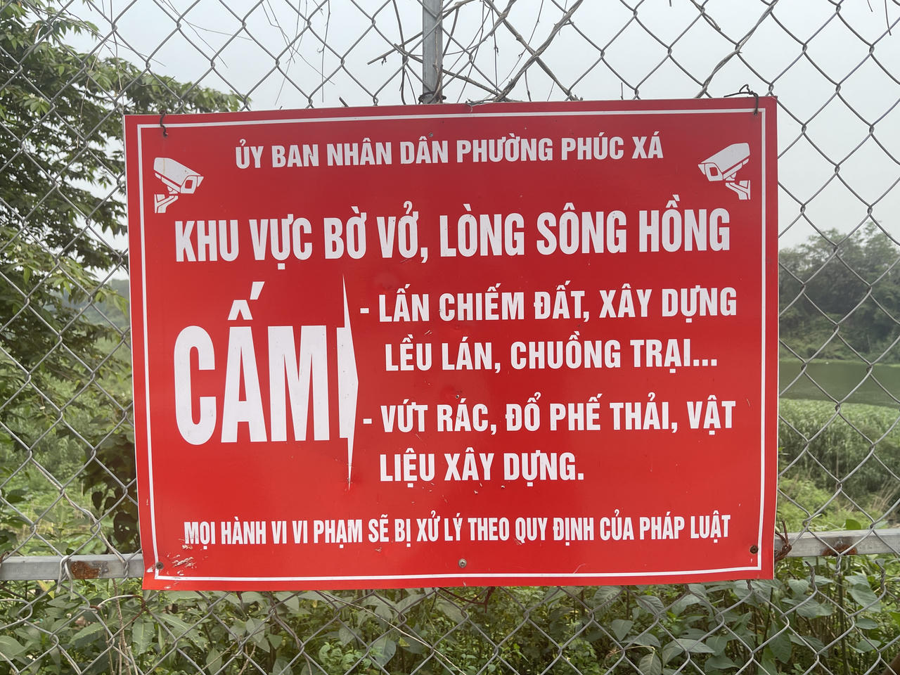 Phường Hồng Hà (Hà Nội) tăng cường tuyên truyền pháp luật về đê điều, siết chặt quản lý vi phạm ven sông Hồng