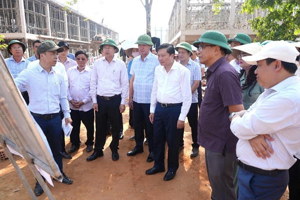 Chạy đua tiến độ, bảo đảm chất lượng các công trình trường học liên cấp vùng biên Quảng Trị