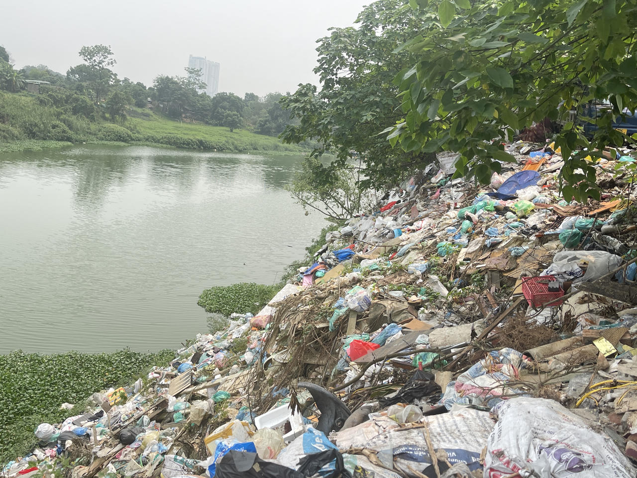 Phường Hồng Hà (Hà Nội) tăng cường tuyên truyền pháp luật về đê điều, siết chặt quản lý vi phạm ven sông Hồng