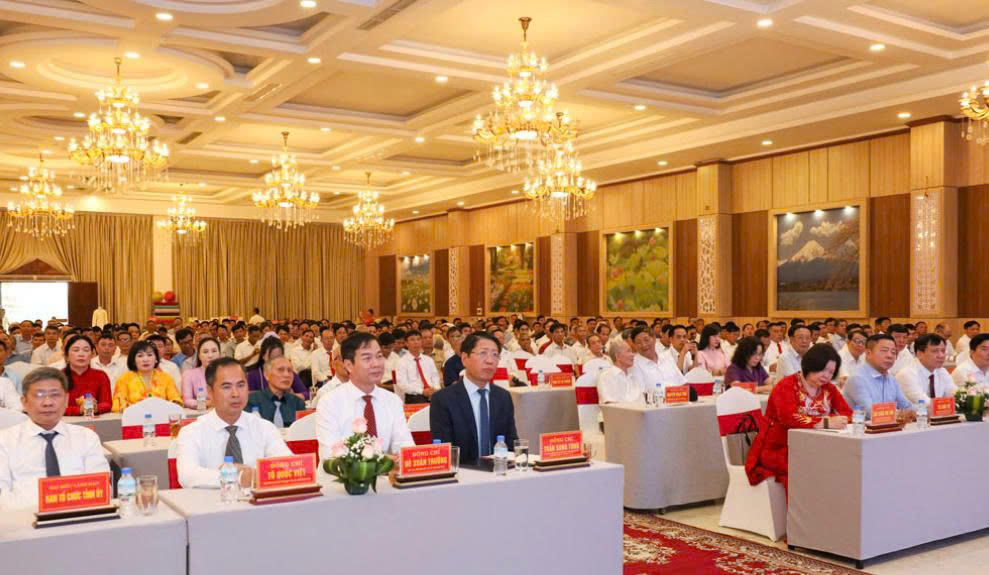 Các đại biểu dự Lễ kỷ niệm 80 năm phong trào Hợp tác xã và Ngày Hợp tác xã Việt Nam.