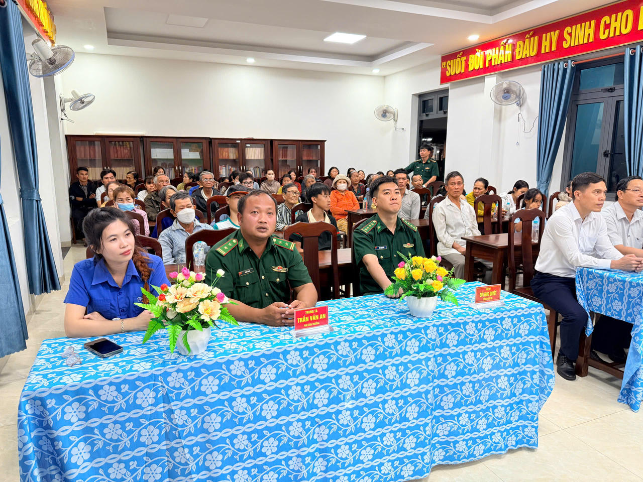 Người dân xã Bình Châu tham gia chương trình “Xuân Biên phòng ấm lòng dân bản” do Đồn Biên phòng Bình Châu tổ chức dịp Tết Bính Ngọ 2026.
