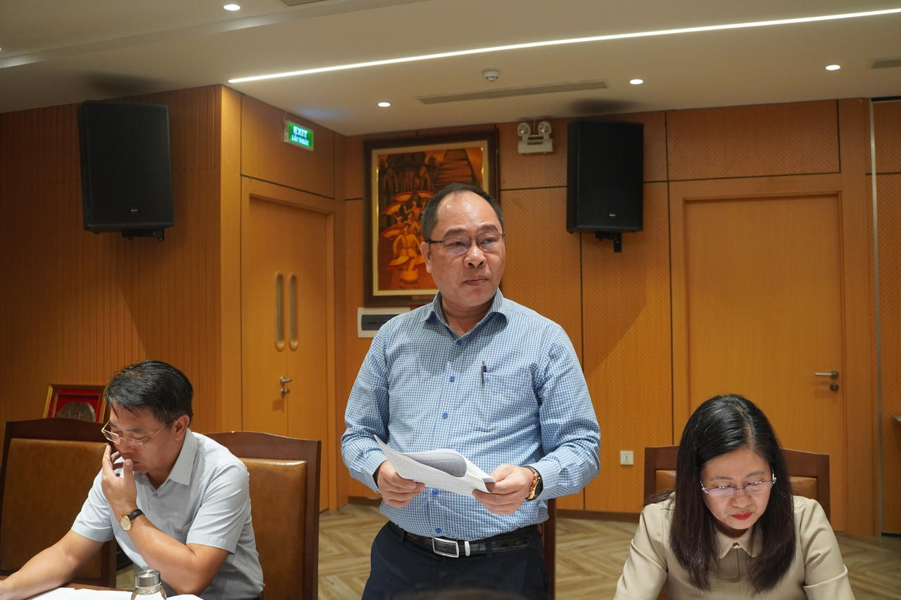 Phó Cục trưởng Phan Đăng Kiên trình bày dự thảo Tờ trình.