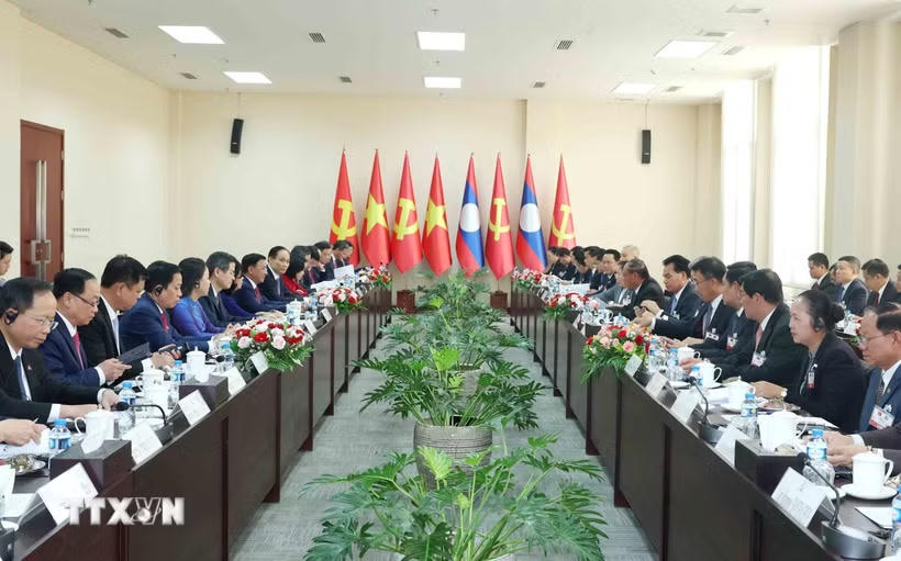 Tiếp tục làm sâu sắc hơn nữa nội hàm 'gắn kết chiến lược' trong quan hệ Việt Nam - Lào