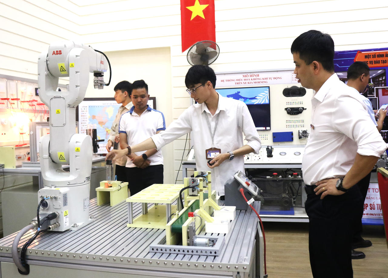 Gắn kết giáo dục nghề nghiệp với doanh nghiệp: Động lực nâng cao chất lượng nguồn nhân lực Lào Cai