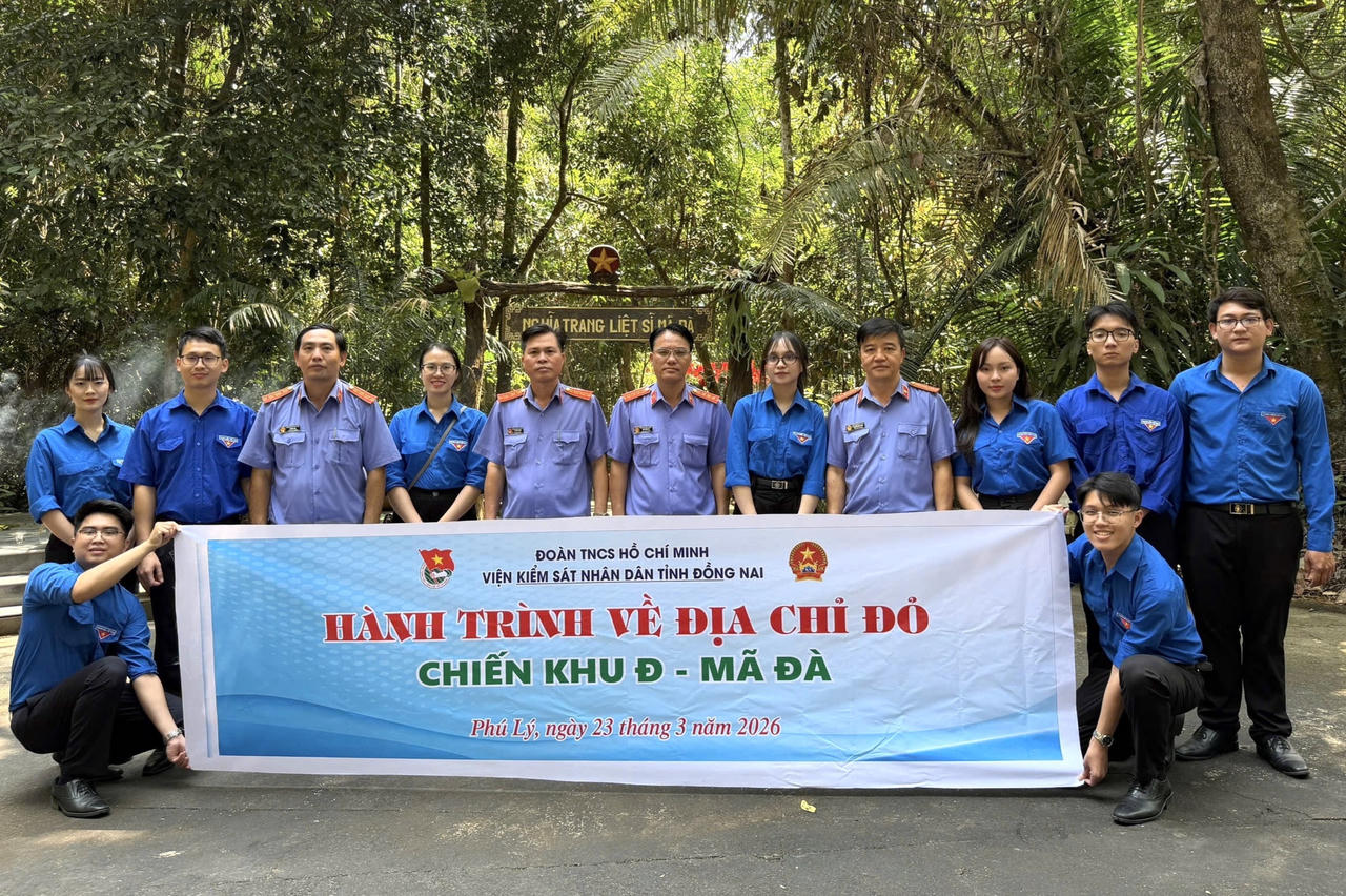 Công tác giáo dục truyền thống cũng được đặc biệt chú trọng thông qua các hoạt động "Về nguồn".