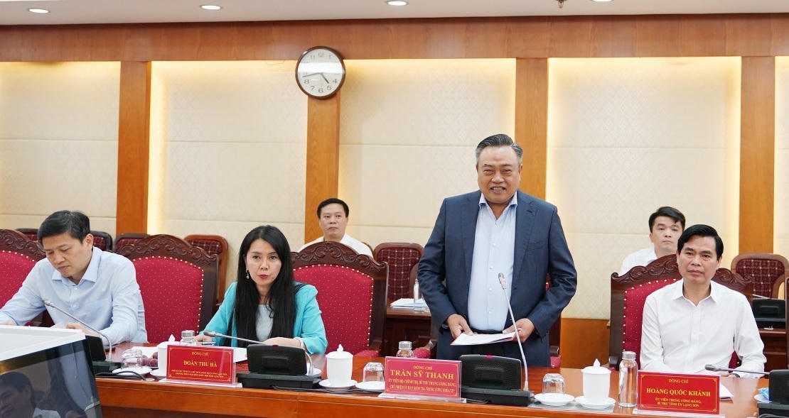 Ủy viên Bộ Chính trị Trần Sỹ Thanh phát biểu tại buổi làm việc.