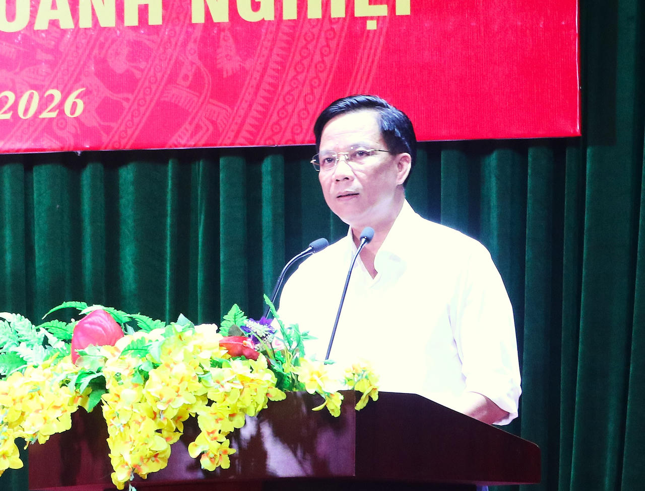 Ông Hoàng Quang Đạt - Hiệu trưởng Trường Cao đẳng Lào Cai phát biểu tại hội thảo.