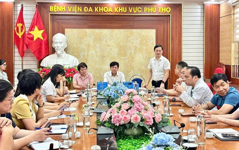 Đại diện các cơ sở trình bày tại buổi ký kết Quy chế phối hợp. (Ảnh: BVĐK khu vực Phú Thọ)