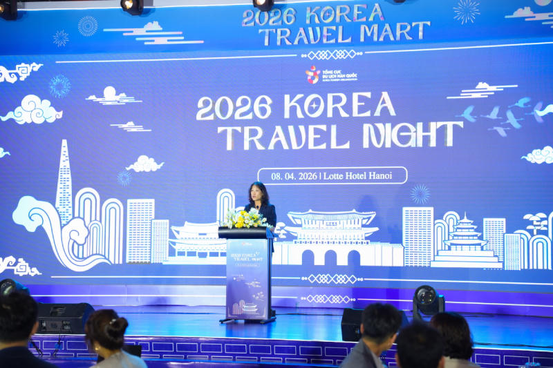 Bà Park Eun Jung - Trưởng đại diện Tổng cục Du lịch Hàn Quốc tại Việt Nam phát biểu tại&nbsp; Korea Travel Mart 2026. (Ảnh: T.D)