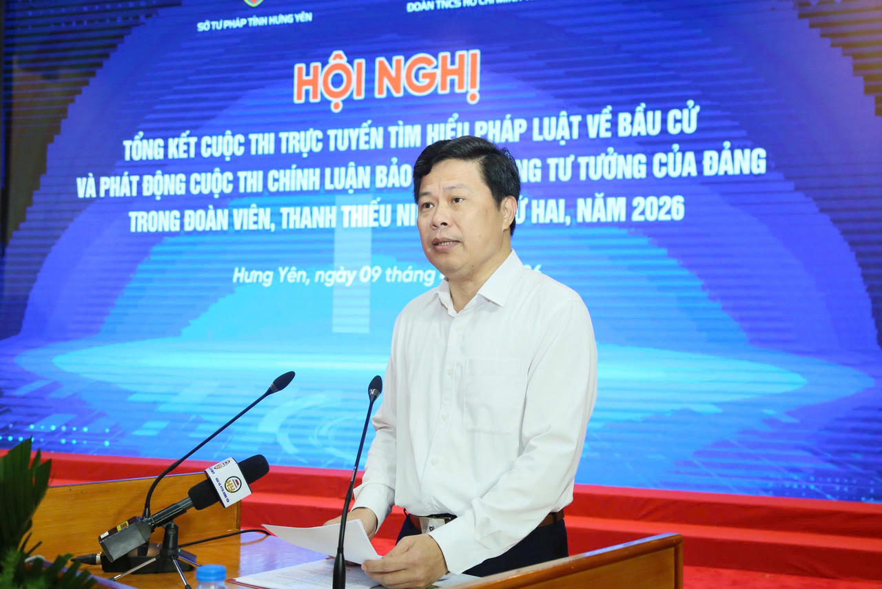 Ông Trần Quốc Toản, Phó Bí thư Thường trực Tỉnh uỷ, Chủ tịch Ủy ban MTTQ Việt Nam tỉnh Hưng Yên phát biểu tại hội nghị.