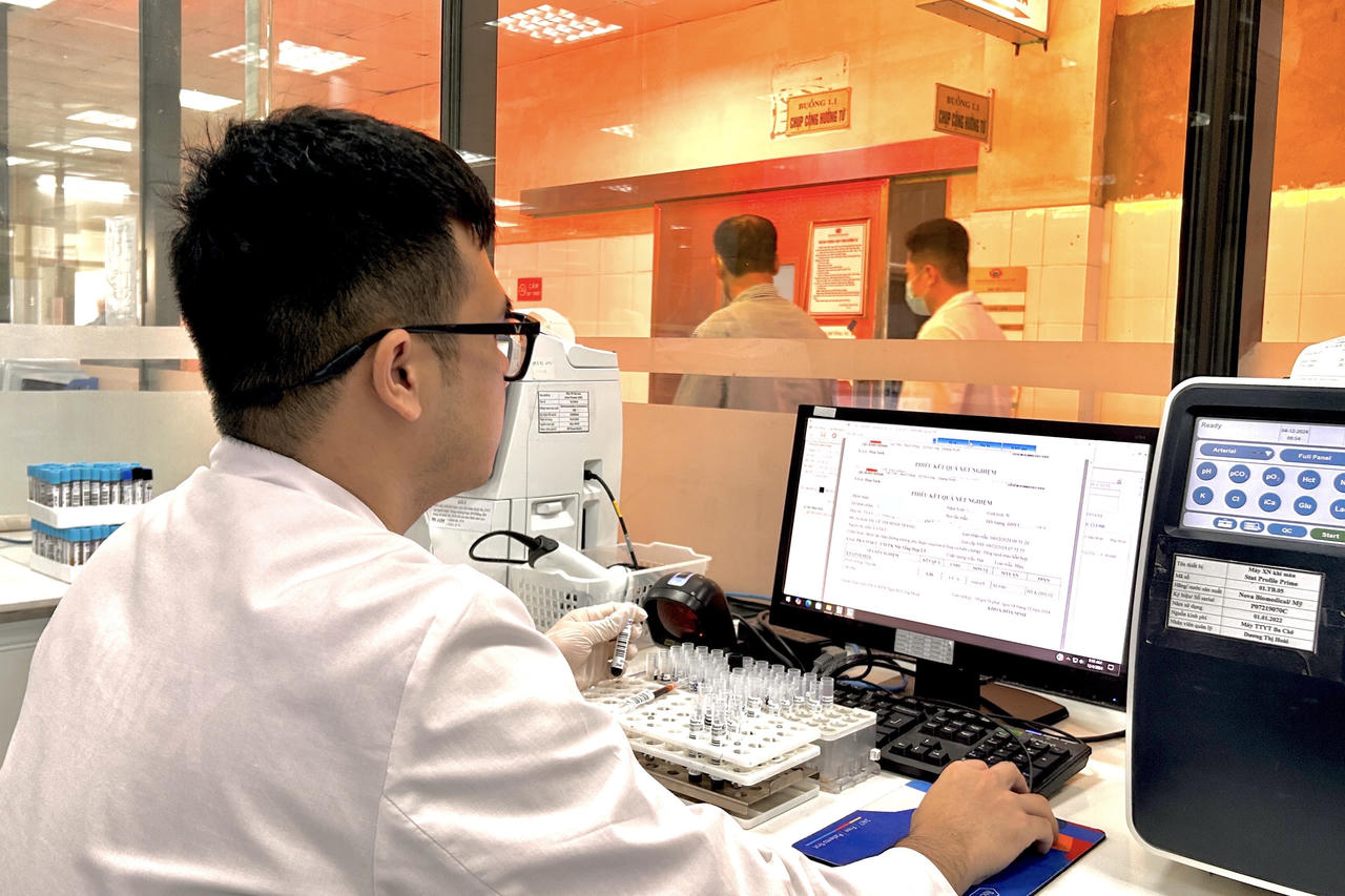 Bộ trưởng Bộ Y tế yêu cầu đẩy mạnh triển khai bệnh án điện tử tại cơ sở khám chữa bệnh