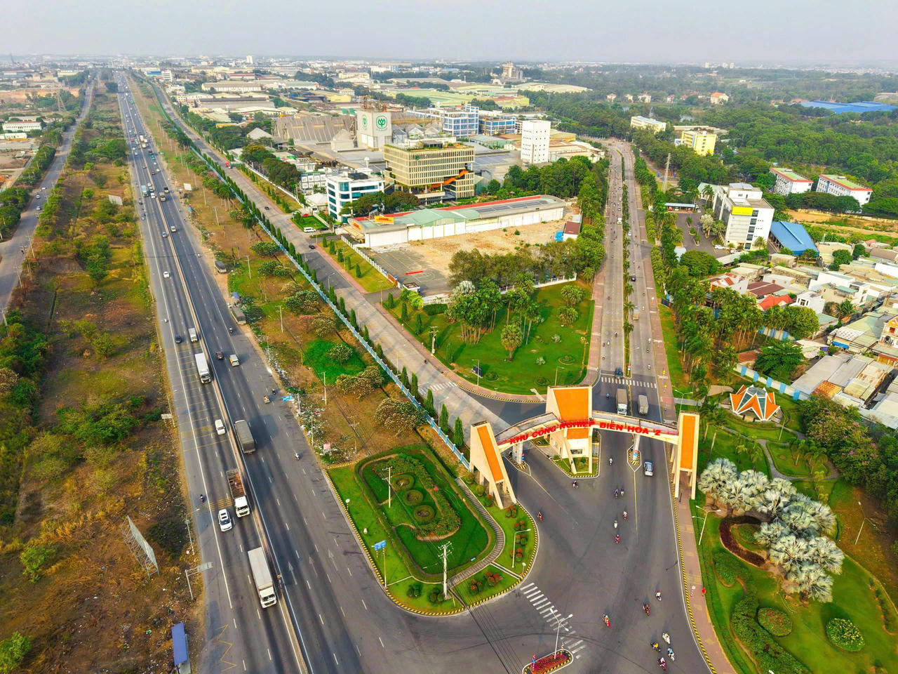 Đồng Nai đẩy mạnh phát triển hạ tầng, kết nối liền mạch các trục kinh tế phía Đông - Nam TP HCM. (Ảnh: TN)