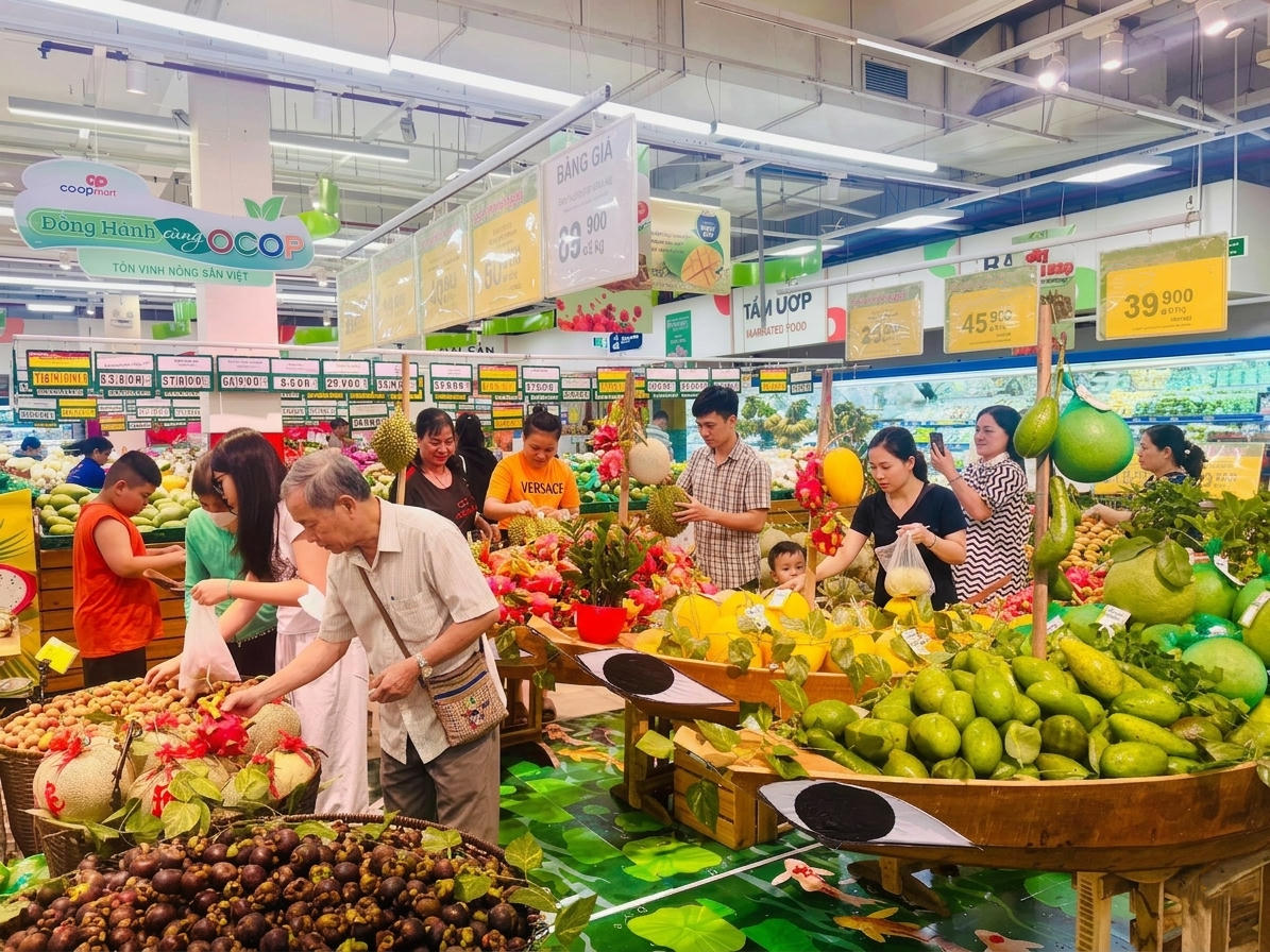 Saigon Co.op trưng bày nổi bật sản phẩm OCOP và đặc sản vùng miền