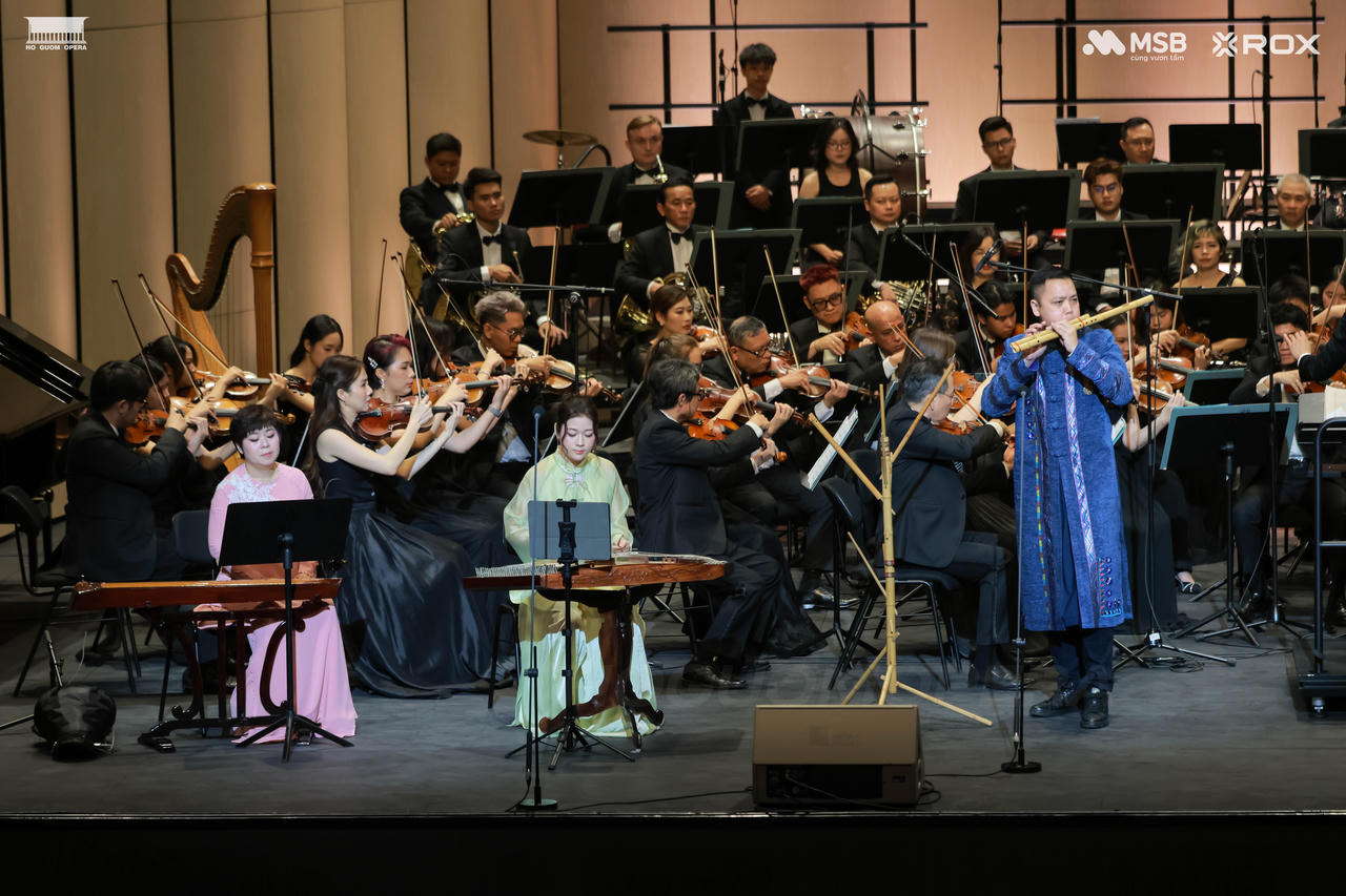 Chương trình nghệ thuật “Tổ quốc trong tim” là sự kết hợp hài hòa giữa âm nhạc Việt Nam và tinh hoa thế giới (ảnh NHHG).