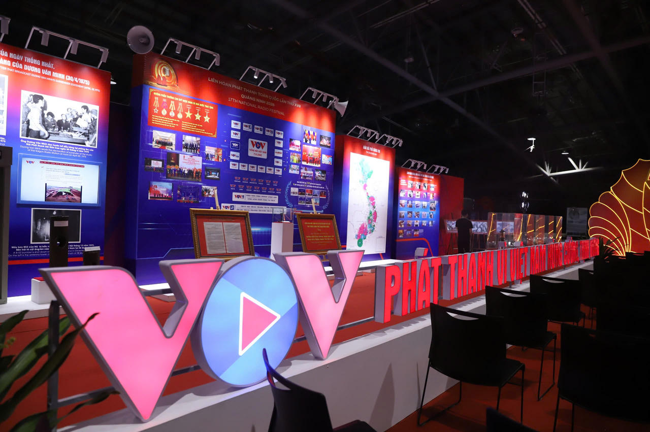 Khai mạc không gian trưng bày “Phát thanh vì Việt Nam hùng cường, thịnh vượng” tại Quảng Ninh