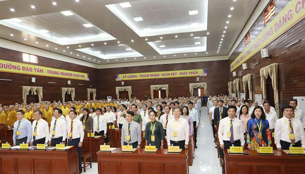 Tham dự Đại hội có 450 đại biểu chính thức là những tăng ni tiêu biểu đại diện cho tăng ni, Phật tử trong toàn tỉnh.