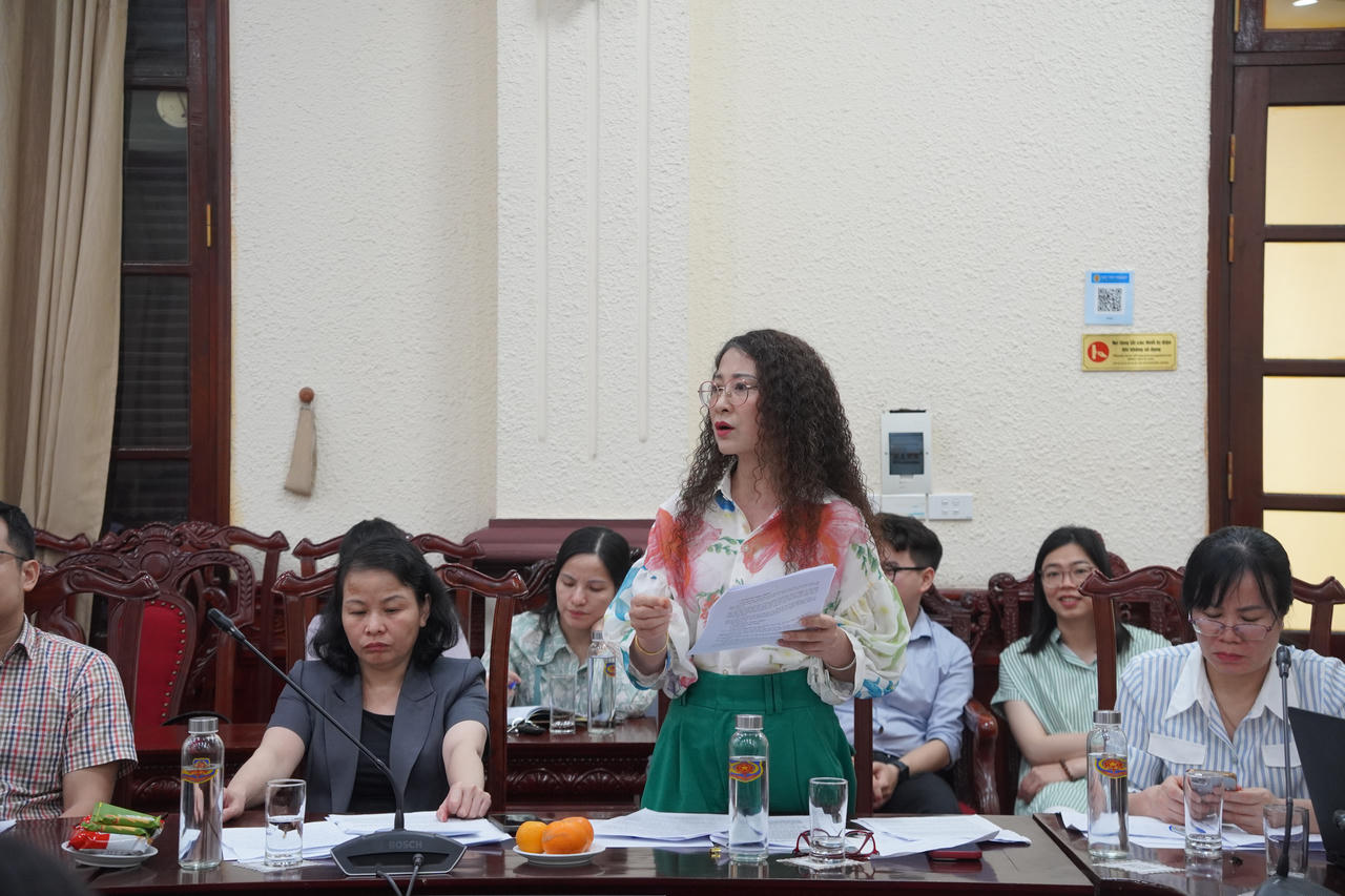 Bà Bùi Thanh Tâm, Phó Vụ trưởng Vụ Văn hoá – Văn nghệ, Ban Tuyên giáo và Dân vận Trung ương góp ý về nội hàm thuật ngữ “văn hóa tuân thủ pháp luật”.