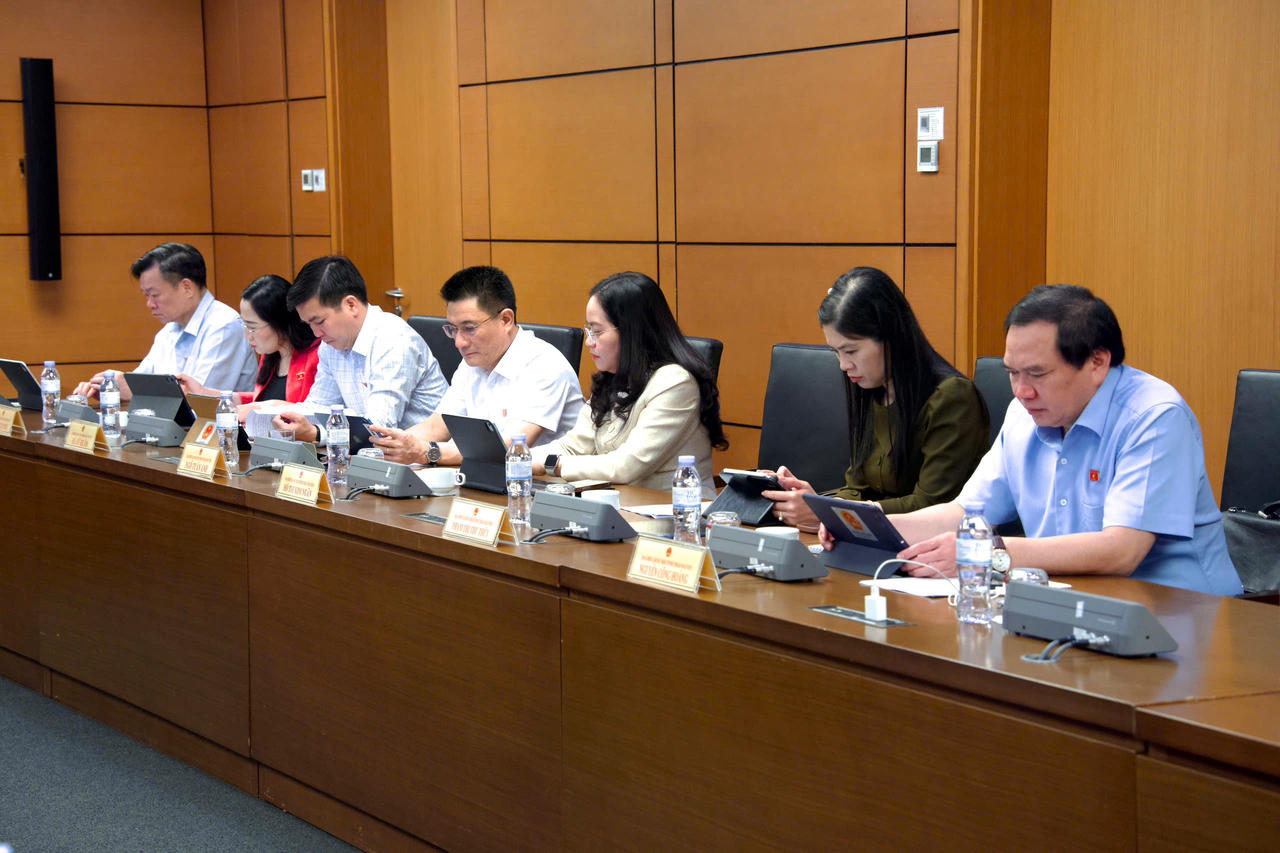 Cần quy định cụ thể thông tin mà công dân được tiếp cận