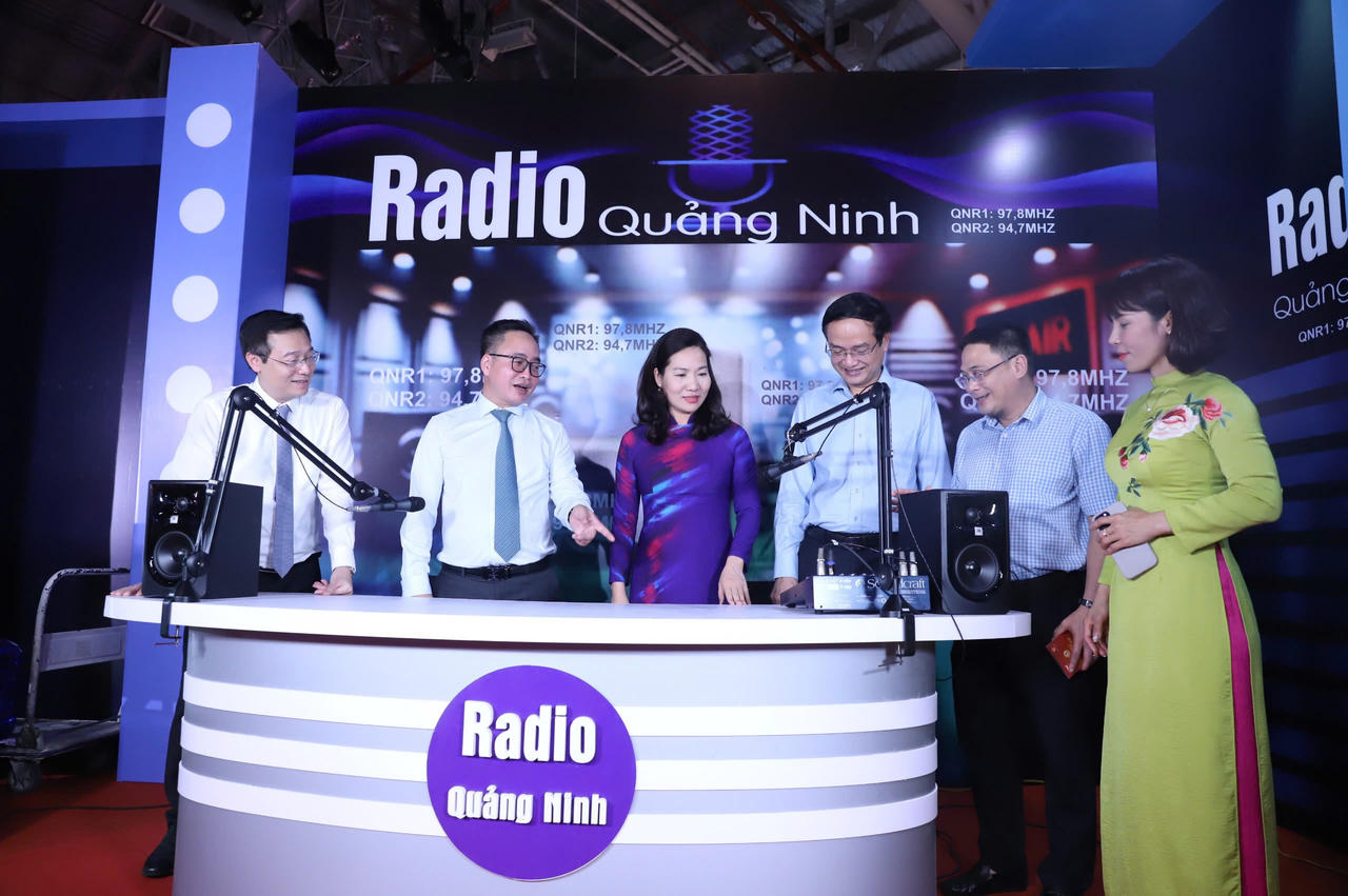 Khai mạc không gian trưng bày “Phát thanh vì Việt Nam hùng cường, thịnh vượng” tại Quảng Ninh
