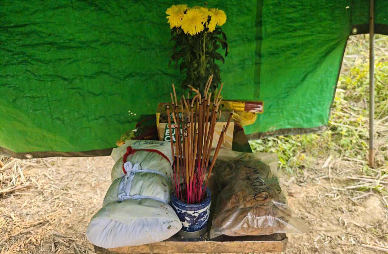 2 hài cốt liệt sĩ đã được bảo quản, tổ chức hương khói theo đúng nghi thức.