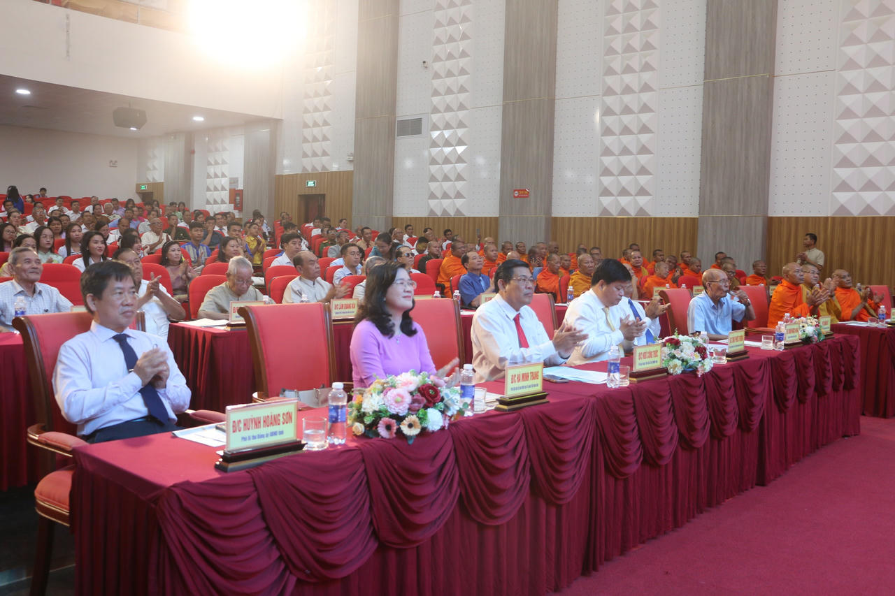 Quang cảnh buổi họp mặt