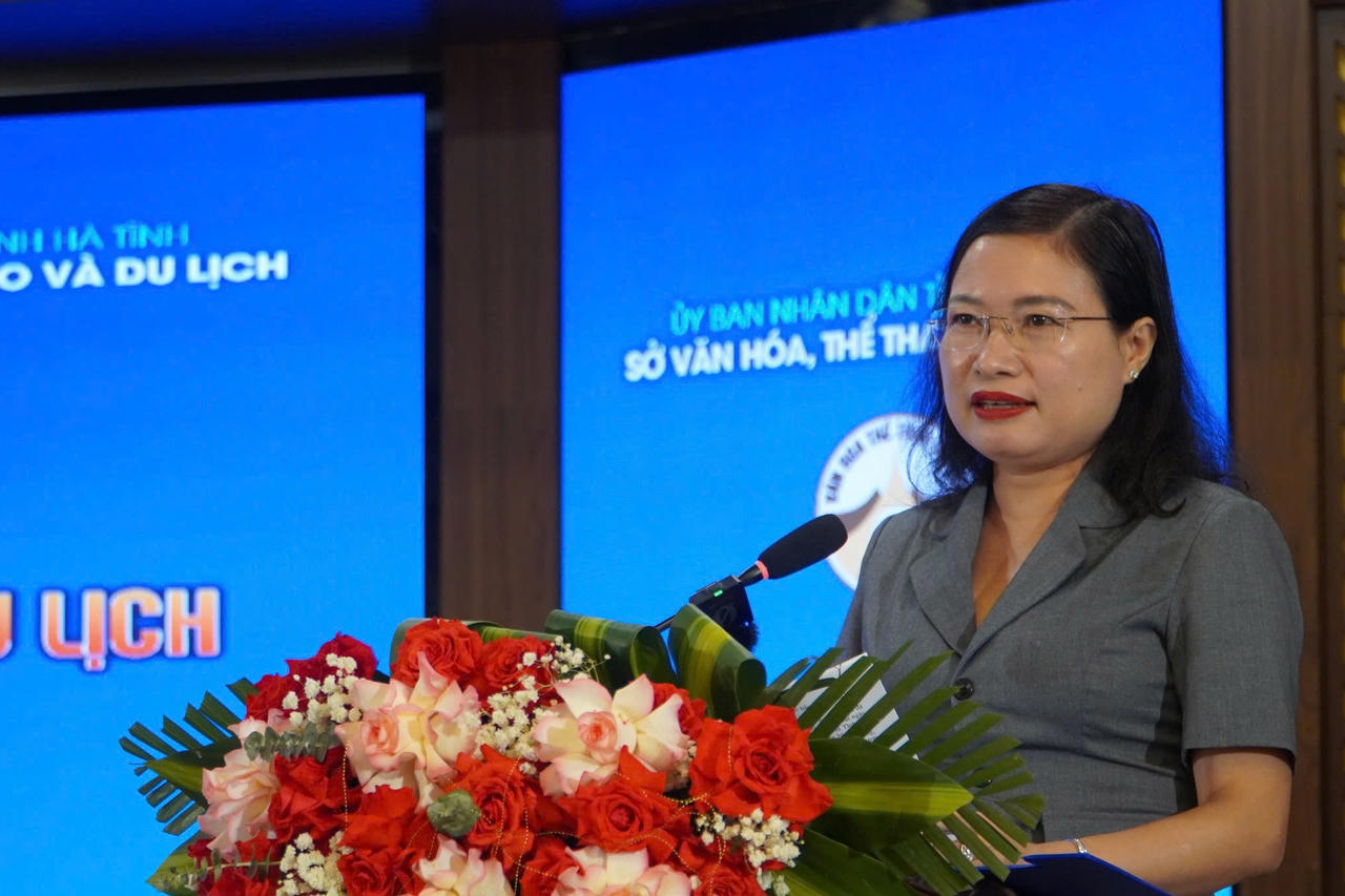 Phó Chủ tịch UBND tỉnh Hà Tĩnh Nguyễn Thị Nguyệt phát biểu tại hội nghị, tập huấn