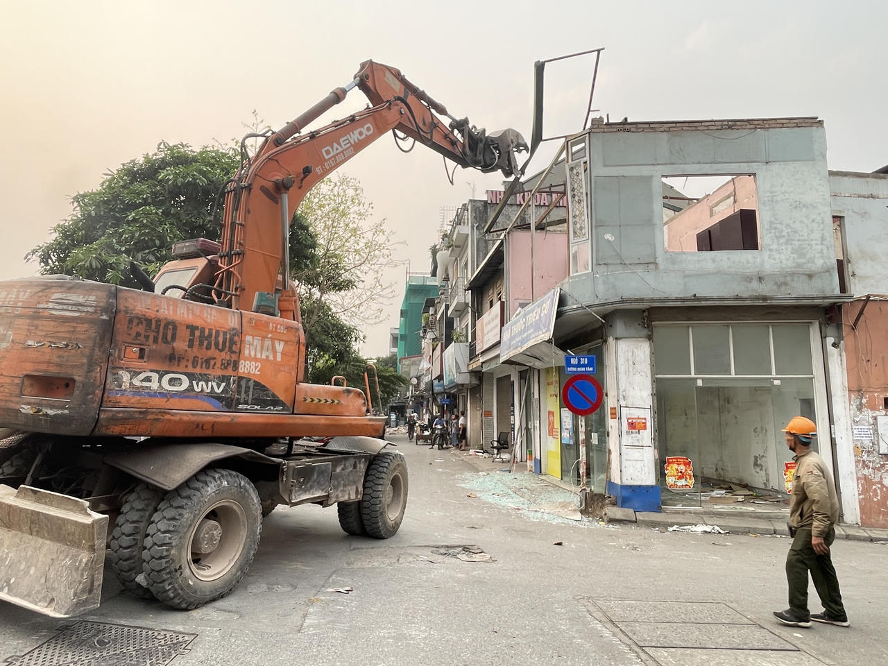 Người dân ngõ 310 Nghi Tàm, phường Hồng Hà đã bàn giao mặt bằng phục vụ Dự án cầu Tứ Liên
