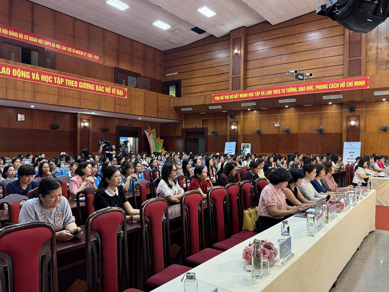 Chương trình&nbsp;thu hút sự tham gia của các doanh nghiệp, hợp tác xã, cơ sở sản xuất, kinh doanh của phụ nữ, hội viên phụ nữ trên địa bàn.