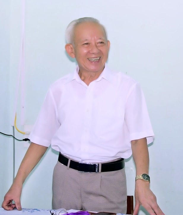 Ông Đinh Duy Thiếp, cựu học sinh khóa 2, nguyên cán bộ quản lý giáo dục chia sẻ về những năm tháng học tập gian khó và giá trị nhân cách được hun đúc từ mái trường.