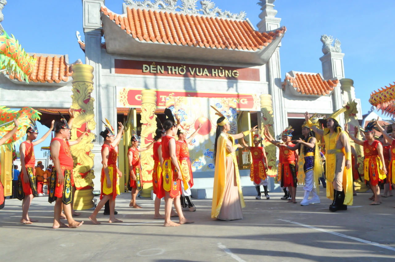 Lễ Giỗ tổ Hùng Vương, thể hiện đạo lý “Uống nước nhớ nguồn” của dân tộc (xã Trí Phải).