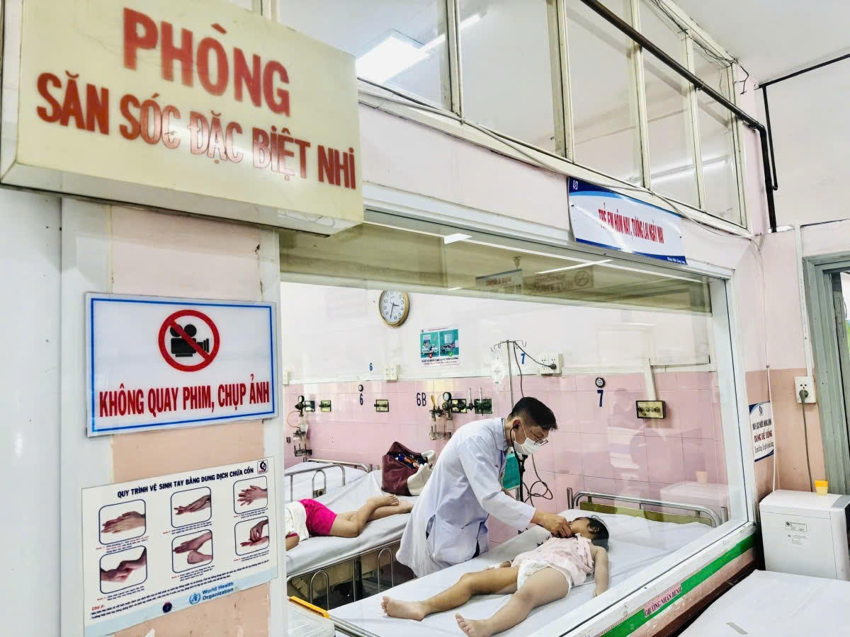 TP.HCM: Hơn 140 học sinh nghi ngộ độc, Cục ATTP chỉ đạo truy nguồn gốc thực phẩm